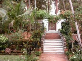 Cancio'S House Hotel Aldona ภายนอก รูปภาพ