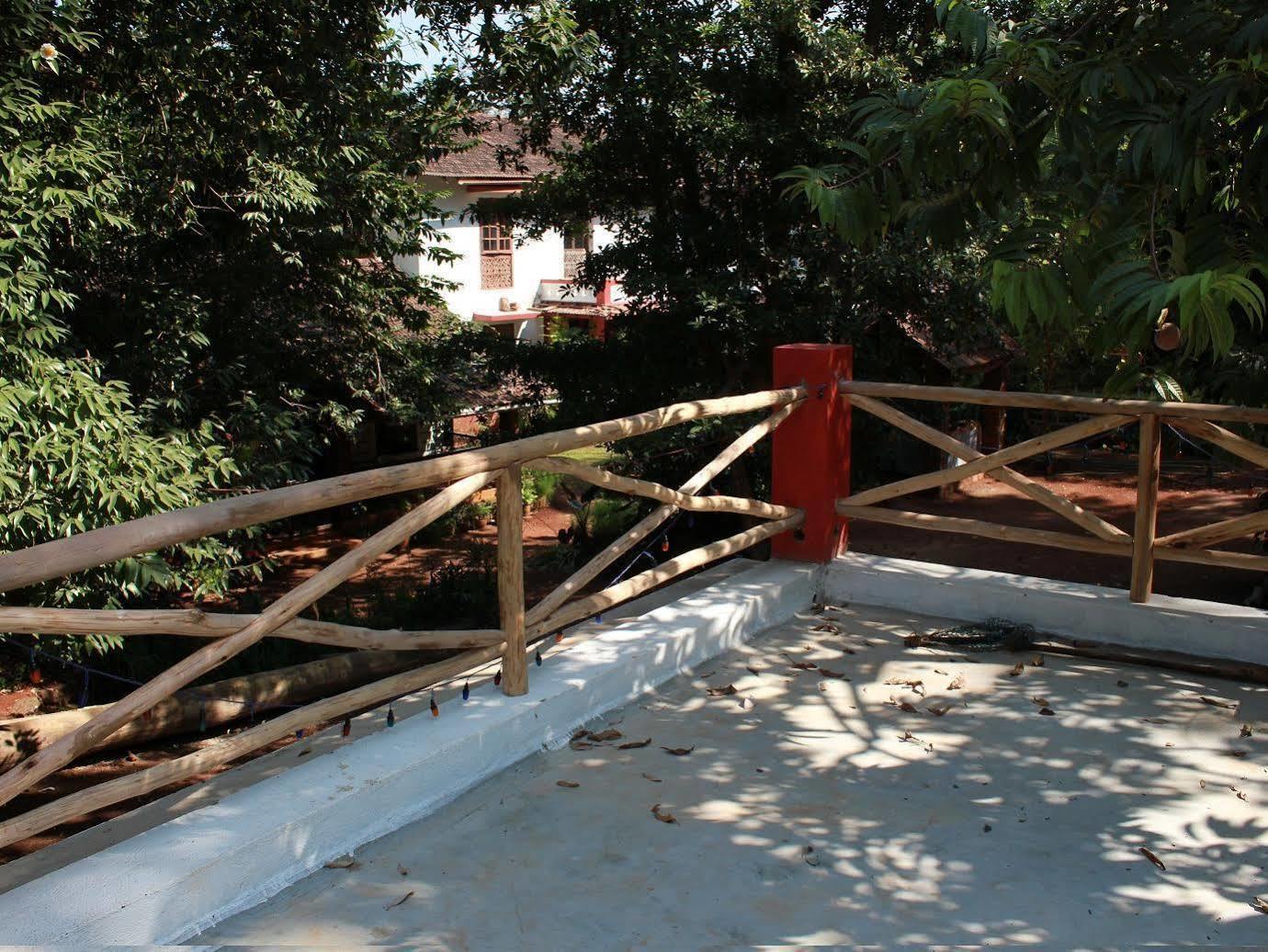 Cancio'S House Hotel Aldona ภายนอก รูปภาพ